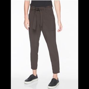 Athleta Paperback Waist Skyline Casual Pant size 4